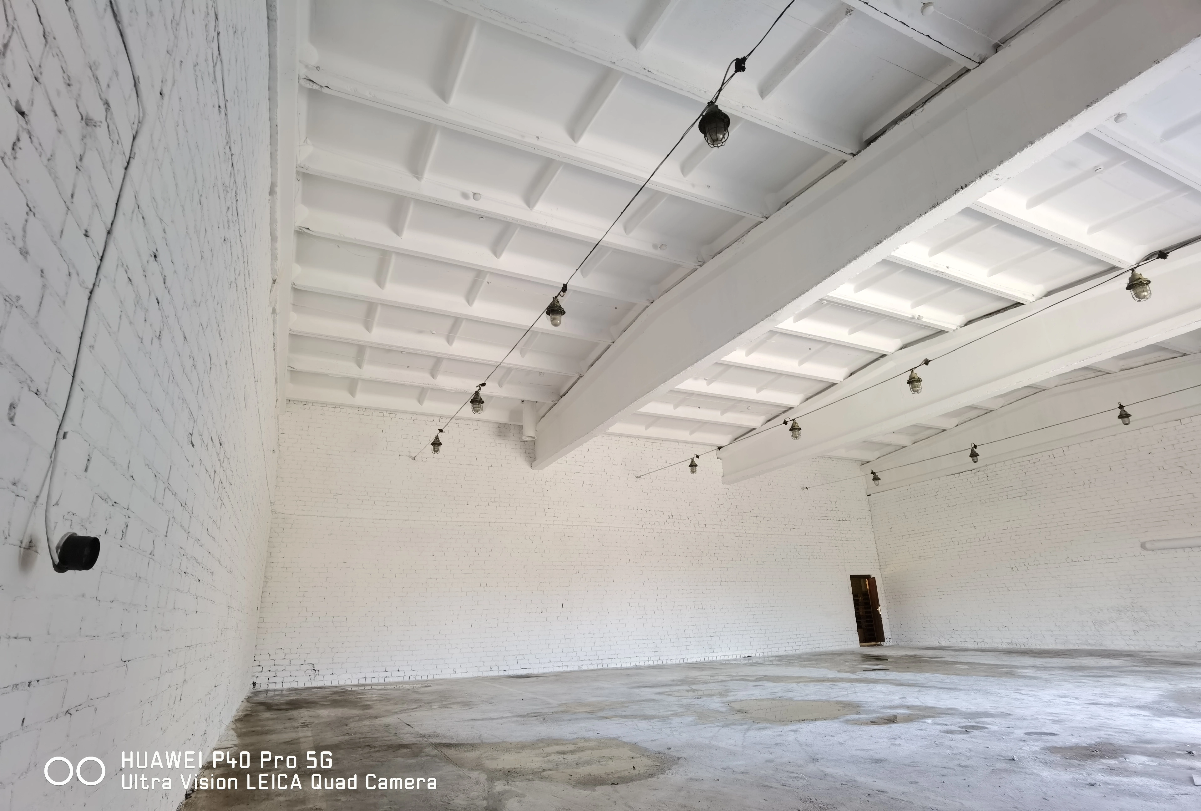 Daugiabučio namo fasado plovimo ir dažymo paslaugos